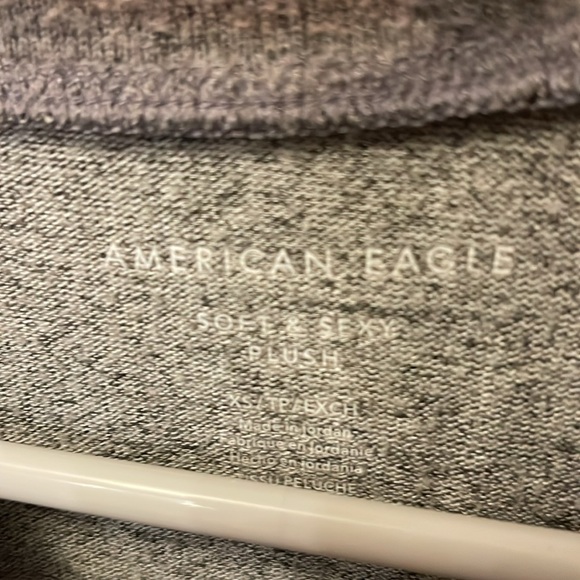 Juniors American Eagle soft plush sweater - Picture 2 of 3